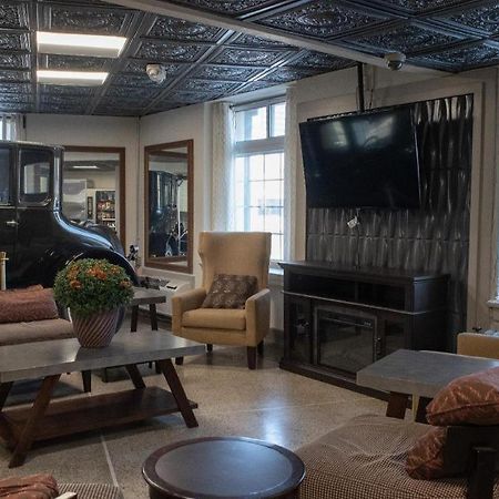Hotel Chataura Dearborn Extérieur photo