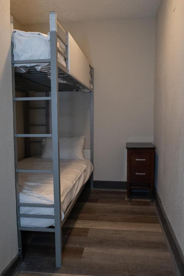 Hotel Chataura Dearborn Extérieur photo