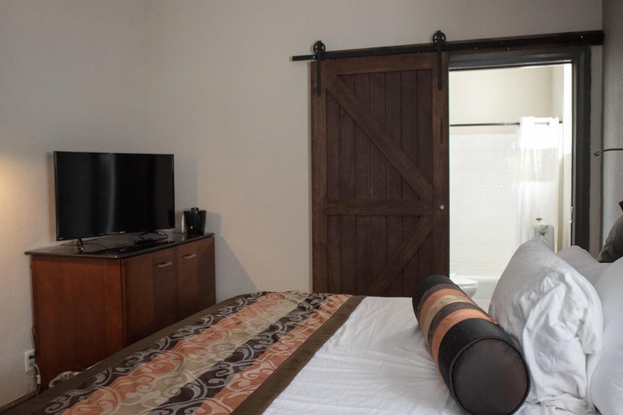 Hotel Chataura Dearborn Extérieur photo