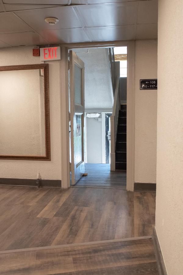 Hotel Chataura Dearborn Extérieur photo